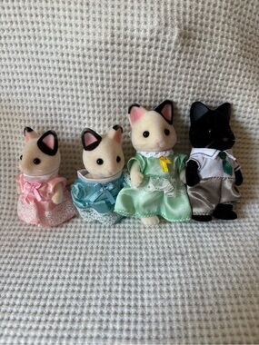 calico critters Tuxedo Cat family Mom Dad Girl Sister dollhouse lot 3”